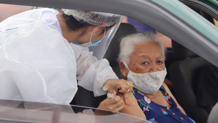 Suzano vacina 399 idosos com mais de 90 anos