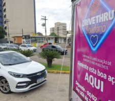 Drive-Thru Solidário arrecada 18 toneladas de alimentos