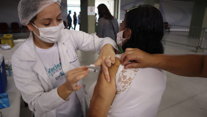 Idosos de 75 e 76 anos serão vacinados na próxima terça-feira