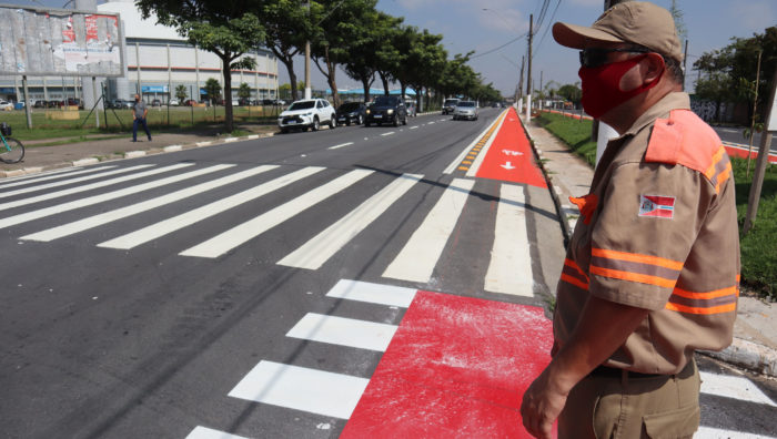 Com novo asfalto e revitalizada, avenida Brasil passa por vistoria