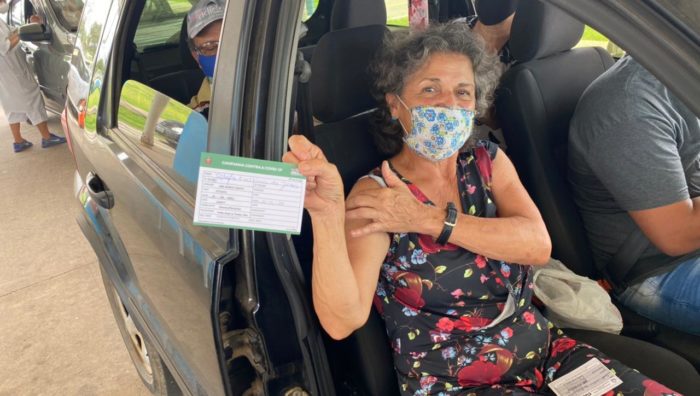 Vacinação de idosos com 69 anos ou mais será realizada nesta sexta