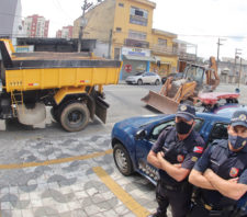 GCM, Meio Ambiente e setor de Posturas impedem crime ambiental
