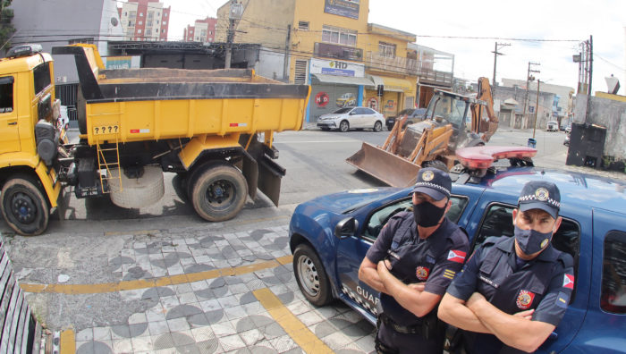 GCM, Meio Ambiente e setor de Posturas impedem crime ambiental