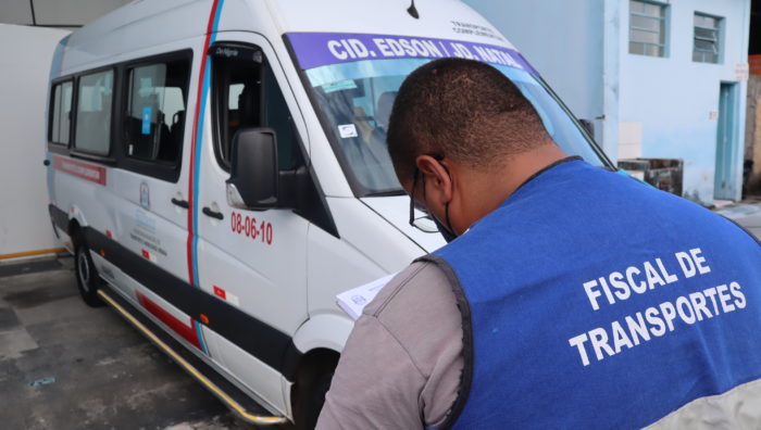 Suzano inicia vistoria de vans de transporte complementar