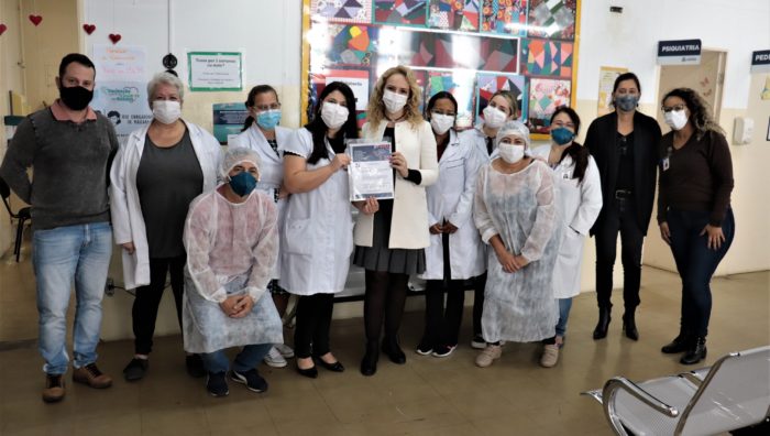 Secretaria de Saúde homenageia servidores da UBS Casa Branca