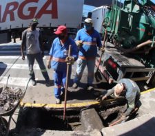 Vila Figueira e centro de Suzano recebem serviços de zeladoria no fim de semana
