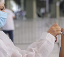 Profissionais da Educação recebem vacina na próxima segunda-feira