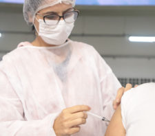 Suzano dá início à vacinação de grávidas, puérperas e pessoas com comorbidades