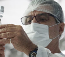 Suzano imuniza pessoas com Síndrome de Down e transplantados