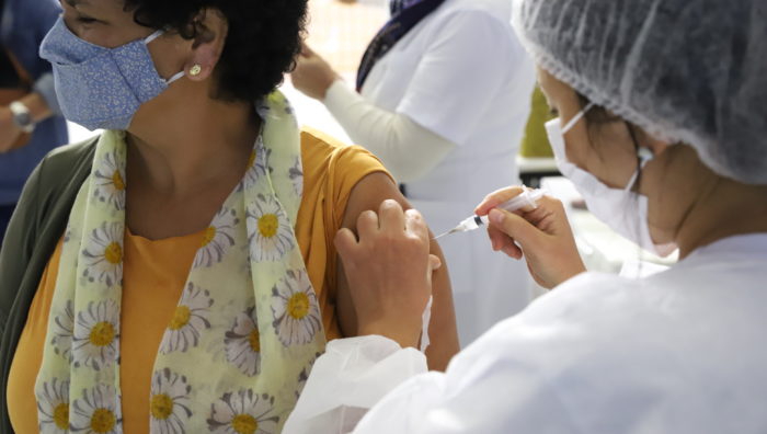Público de 60 e 61 anos receberá 1ª dose da vacina neste sábado