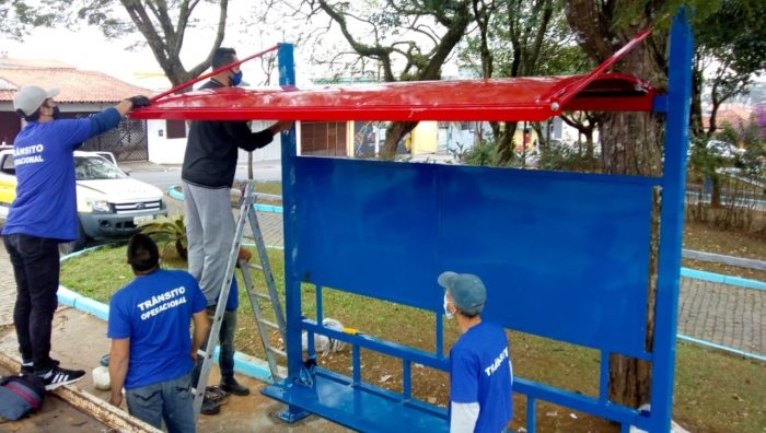 Suzano reforça sinalização de trânsito em 50 ruas da cidade