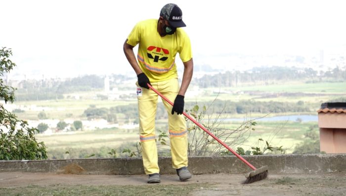 Prefeitura prossegue com mutirão de zeladoria no Jardim Revista