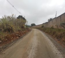 Prefeitura combate focos de descarte irregular em estradas da cidade
