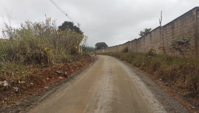 Prefeitura combate focos de descarte irregular em estradas da cidade