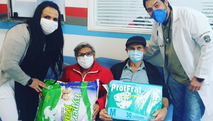 Equipe do Pronto-Socorro de Suzano recebe visita de paciente em agradecimento ao apoio médico