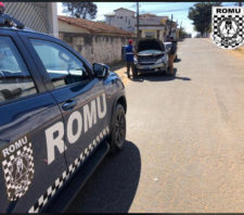 GCM apreende drogas e recupera carro roubado