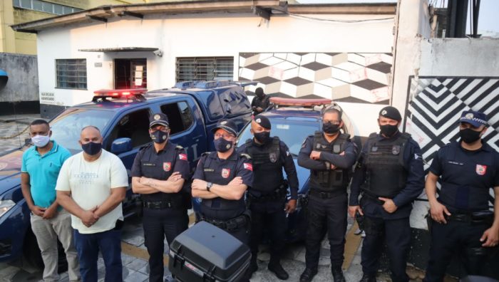 Agente da Secretaria de Segurança Cidadã impede furto de celular no Parque Suzano
