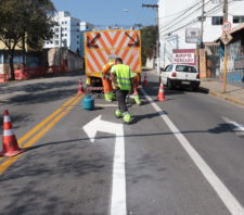 Secretaria de Transportes revitaliza sinalização em 55 pontos neste mês