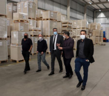 Prefeito de Suzano visita Emibra e conhece plano de expansão da empresa