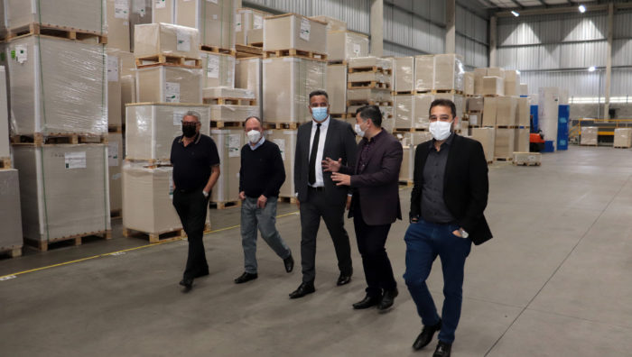 Prefeito de Suzano visita Emibra e conhece plano de expansão da empresa