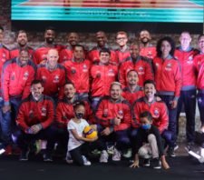 Prefeito acompanha lançamento da nova equipe do Suzano Vôlei