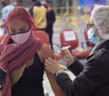 Virada da Vacina aplica 4,7 mil doses nas primeiras 10 horas de atendimento
