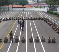 Canil da GCM faz apresentação no Tiro de Guerra de Suzano