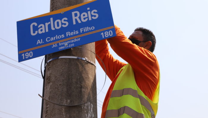 Transportes inicia instalação de novas placas de ruas na região do Jardim Imperador