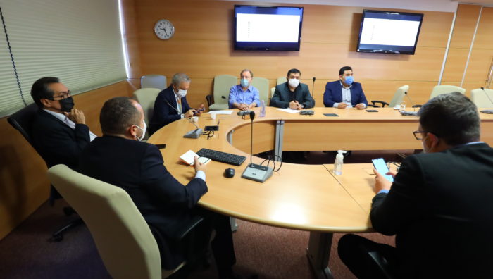 Prefeito visita HC e reforça pedido de portas abertas para unidade suzanense