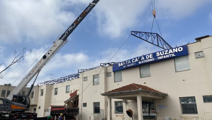 Prefeito de Suzano vistoria obras da Santa Casa