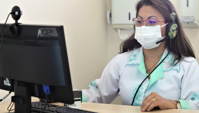 Consultas via telemedicina seguem disponíveis para população