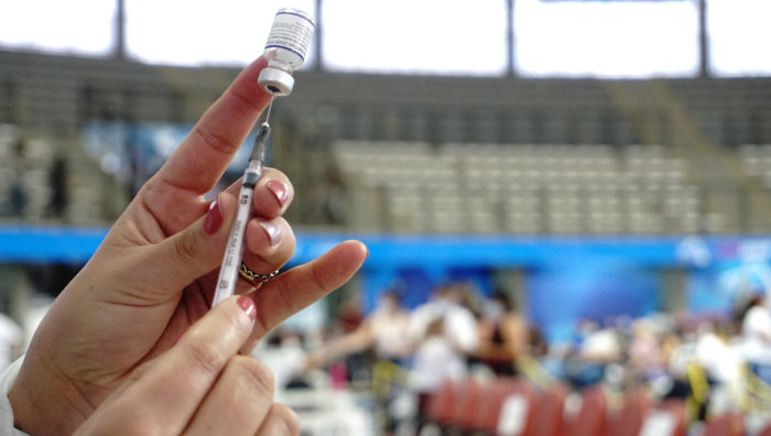 Cronograma de vacinação prevê 2ª dose e imunização dos jovens de 13 anos
