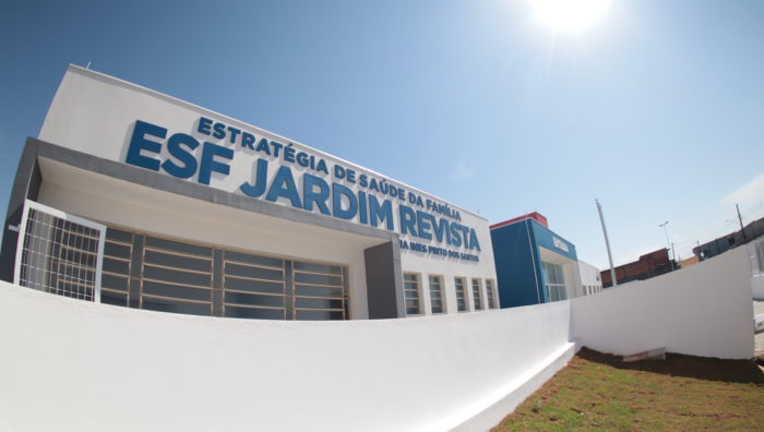 Vacinação contra a Covid-19 ocorre nesta quinta-feira