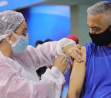 Suzano supera 100 mil pessoas vacinadas com as duas doses