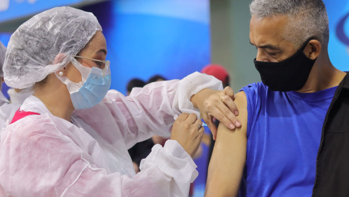 Suzano supera 100 mil pessoas vacinadas com as duas doses