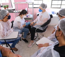 Saspe inicia aulas presenciais do curso de alongamento de unhas