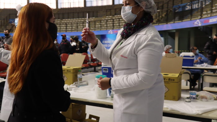 Aplicação da dose de reforço contra a Covid-19 se inicia nesta terça-feira