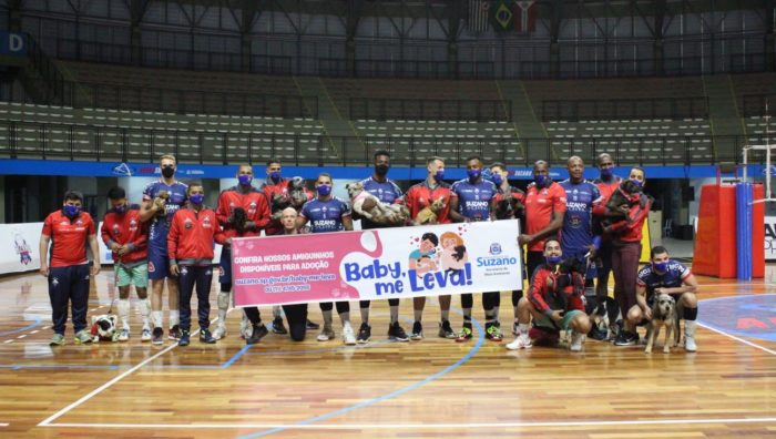 Parceria com Suzano Vôlei promove projeto municipal de adoção responsável