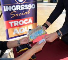 Fundo Social troca 400 quilos de alimento por ingressos solidários