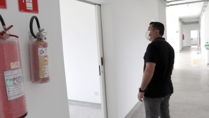 Prefeito vistoria etapa final da construção da nova UBS Monte Cristo