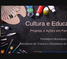 Parada Pedagógica enaltece história dos profissionais da Educação