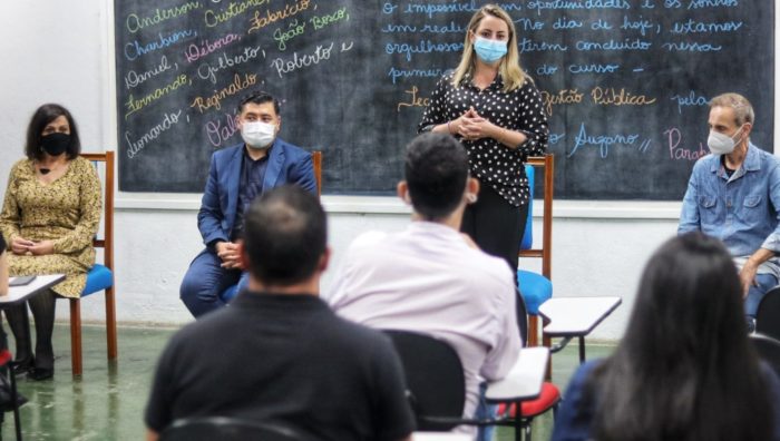 Polo de Suzano da Univesp forma mais 15 alunos