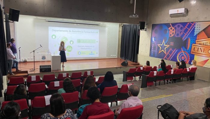 Saúde de Suzano capacita auxiliares e técnicos de farmácia