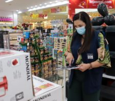 Procon realiza fiscalização em comércios durante a Black Friday