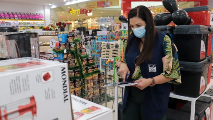 Procon realiza fiscalização em comércios durante a Black Friday