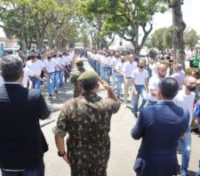 Prefeito prestigia formatura do Tiro de Guerra