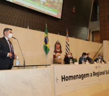 Prefeito de Suzano participa de homenagem à CNBB na Alesp