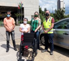 Fundo Social recebe doação de cadeira de rodas