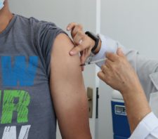 Vacina de reforço agora é aplicada quatro meses após a segunda dose