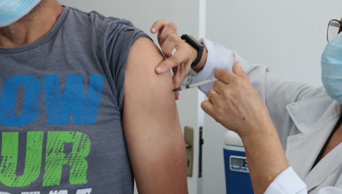 Vacina de reforço agora é aplicada quatro meses após a segunda dose